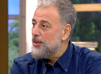 Hamdi Alkan Değerli Tablosunu  Kanser Hastaları İçin Bağişladı