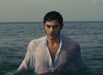 Burak Deniz, reklam filmi için objektiflerin karşısına geçti